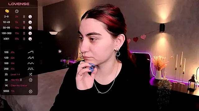 hannacheekss  online show from 03/12/26, 02:07