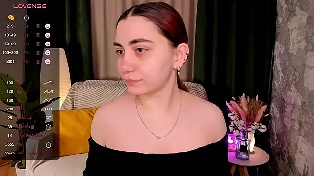 hannacheekss  online show from 04/11/26, 02:05