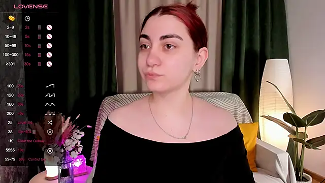 hannacheekss  online show from 04/21/26, 02:04