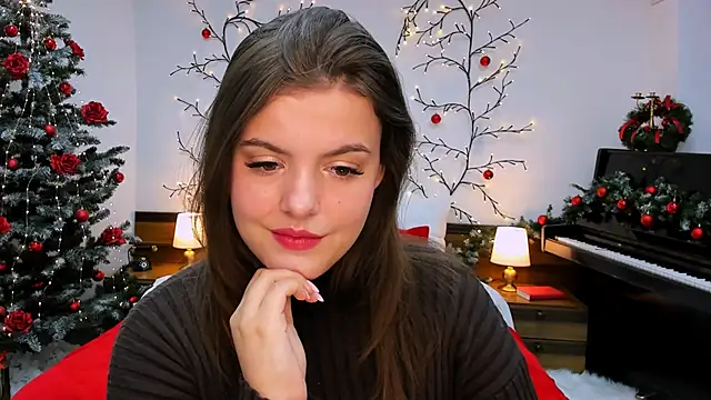 Snapshot of showmeparadise chatting on 12/14/24, 12:12 showmeparadise online show from 12/14/24, 12:12