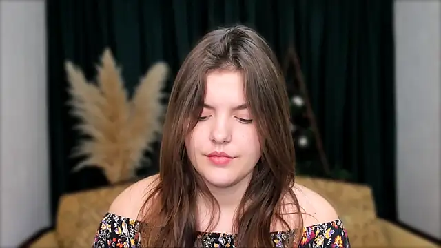 Snapshot of showmeparadise chatting on 02/24/25, 04:04 showmeparadise online show from 02/24/25, 04:04