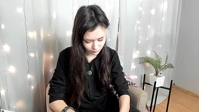 Emily Strikeee online show from 02/09/25, 09:16