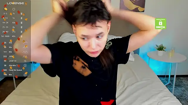 Emily Strikeee online show from 11/03/25, 09:54