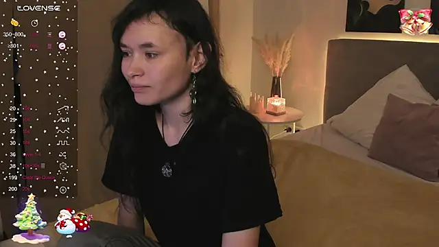 Emily Strikeee online show from 12/21/25, 10:22