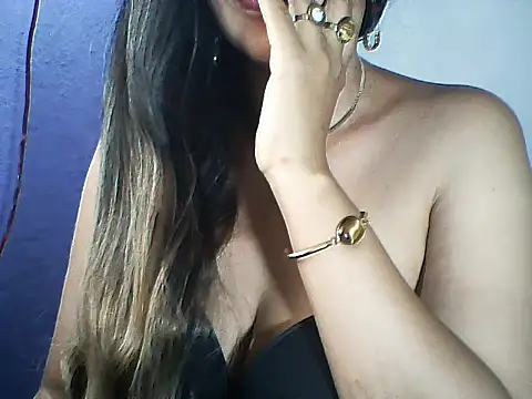 layanah12 online show from 03/05/26, 03:46