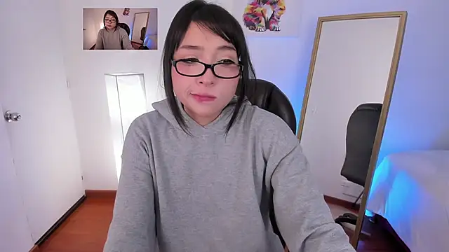 Snapshot of Escarlett_Wii chatting on 11/16/25, 01:39 Escarlett Wii online show from 11/16/25, 01:39