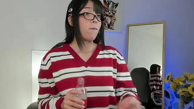 Snapshot of Escarlett_Wii chatting on 11/29/25, 01:58 Escarlett Wii online show from 11/29/25, 01:58