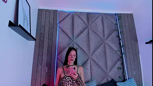 ChanelAdamss  online show from 10/31/25, 03:02