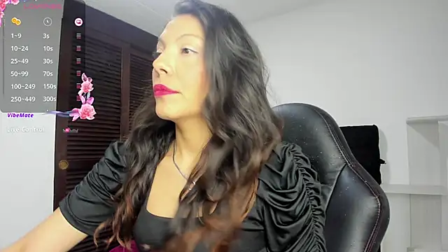 Snapshot of Selenakyle92_ chatting on 06/05/26, 03:35 Selenakyle92 online show from 06/05/26, 03:35