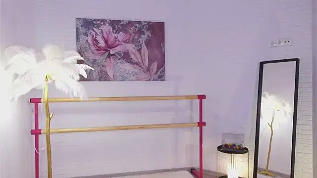 Snapshot of lylylovesyou chatting on 02/01/25, 05:49 lylylovesyou online show from 02/01/25, 05:49