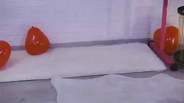 Snapshot of lylylovesyou chatting on 02/10/25, 10:09 lylylovesyou online show from 02/10/25, 10:09