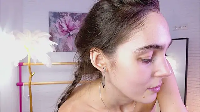 Snapshot of lylylovesyou chatting on 02/25/25, 10:04 lylylovesyou online show from 02/25/25, 10:04