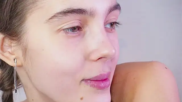 Snapshot of lylylovesyou chatting on 03/01/25, 06:03 lylylovesyou online show from 03/01/25, 06:03