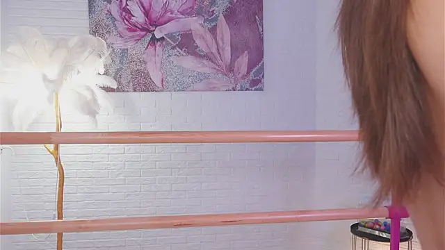 Snapshot of lylylovesyou chatting on 03/18/25, 10:14 lylylovesyou online show from 03/18/25, 10:14