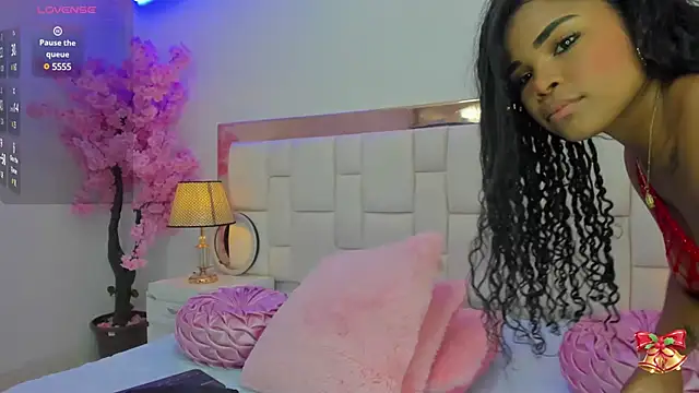 NahiaraReina online show from 01/21/25, 01:32