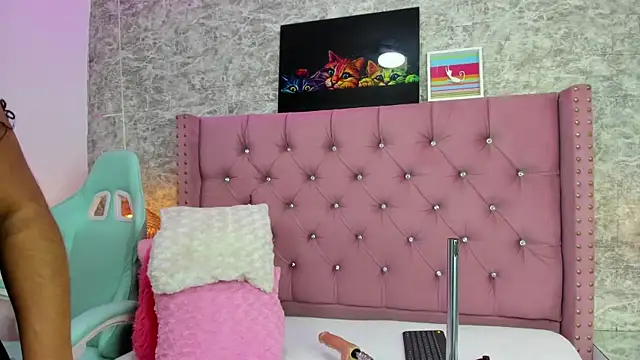 NahiaraReina online show from 02/20/25, 01:51