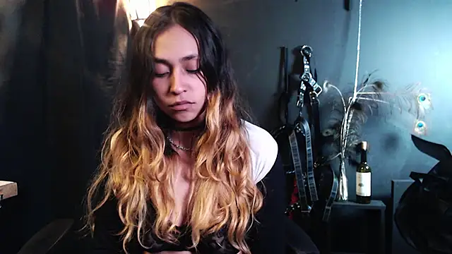 Snapshot of saba_the_courtesan chatting on 10/03/25, 05:26 saba the courtesan online show from 10/03/25, 05:26