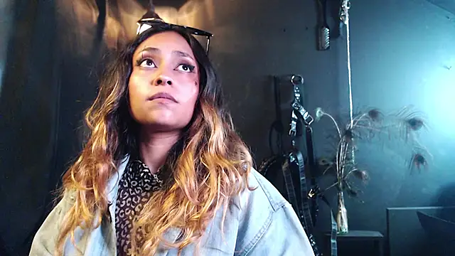 Snapshot of saba_the_courtesan chatting on 10/16/25, 06:25 saba the courtesan online show from 10/16/25, 06:25