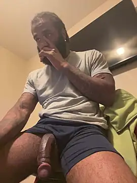 Snapshot of GoodGirlLover13 chatting on 02/05/25, 12:42 GoodGirlLover13 online show from 02/05/25, 12:42