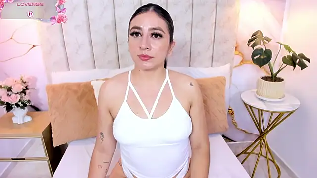 LauraSmith-01 online show from 03/18/26, 08:12