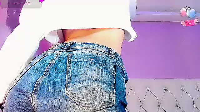 Snapshot of Babyaleja chatting on 03/21/25, 06:51 Babyaleja online show from 03/21/25, 06:51
