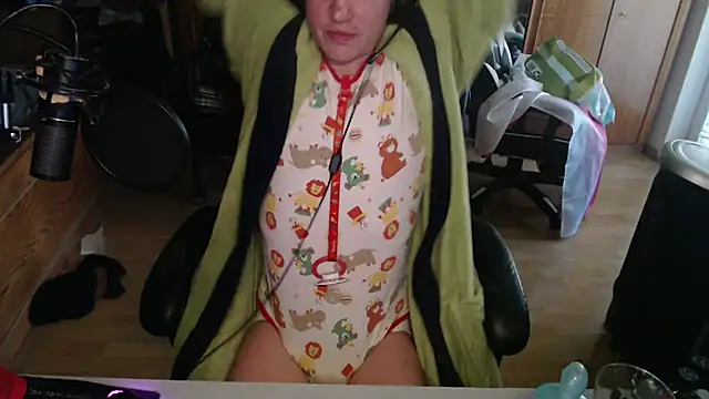 Snapshot of BabyDracoDarkfang chatting on 04/17/26, 06:38 BabyDracoDarkfang online show from 04/17/26, 06:38