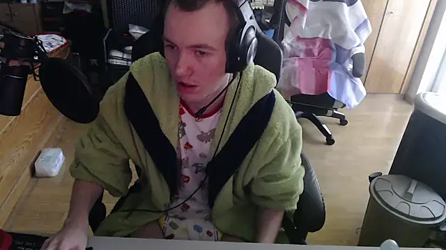 Snapshot of BabyDracoDarkfang chatting on 04/23/26, 10:36 BabyDracoDarkfang online show from 04/23/26, 10:36