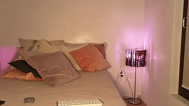 JuliaMartini online show from 07/22/26, 10:07