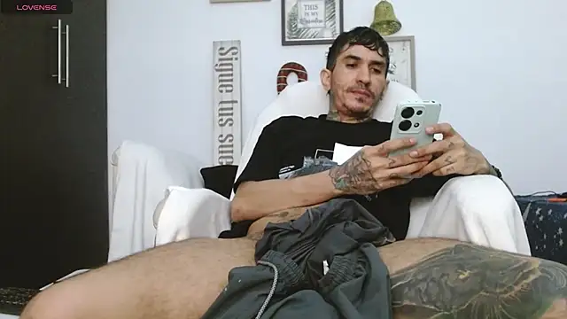 Snapshot of IaDoherty chatting on 12/04/25, 04:22 IaDoherty online show from 12/04/25, 04:22