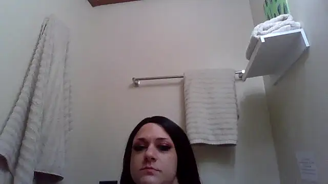 Snapshot of VioletAmaris chatting on 12/21/25, 04:08 VioletAmaris online show from 12/21/25, 04:08