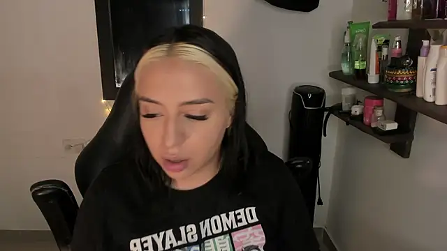 AnnikaMerliahh  online show from 01/07/26, 12:46