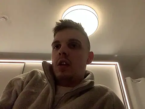 neilho1 online show from 12/30/24, 09:29