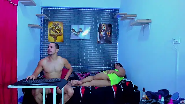 Snapshot of alessandro27yleonora chatting on 02/26/25, 02:46 alessandro27yleonora online show from 02/26/25, 02:46