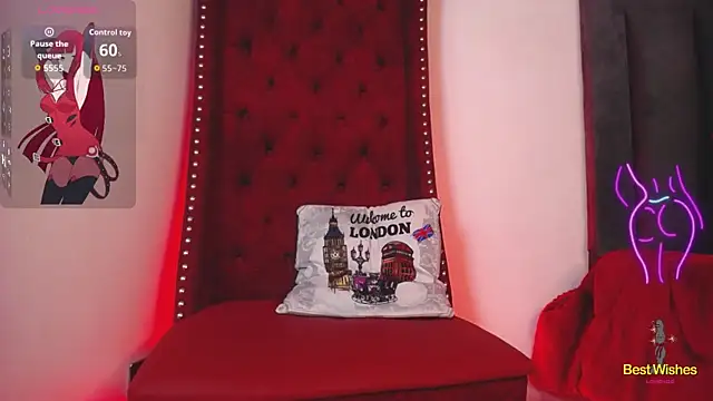 Snapshot of BiancaAntonelli chatting on 10/10/25, 01:54 BiancaAntonelli online show from 10/10/25, 01:54