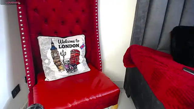 Snapshot of BiancaAntonelli chatting on 12/16/25, 01:05 BiancaAntonelli online show from 12/16/25, 01:05