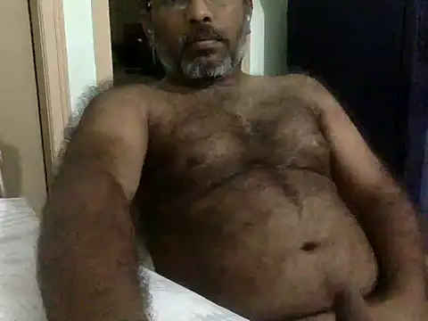 Snapshot of i_am_very_hot_4u chatting on 05/19/26, 06:47 i am very hot 4u online show from 05/19/26, 06:47