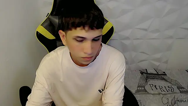 Snapshot of Brayan_lopezz chatting on 01/25/25, 12:47 Brayan lopezz online show from 01/25/25, 12:47