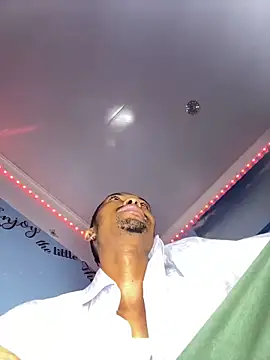 Snapshot of BlueIceCube chatting on 01/11/25, 12:07 BlueIceCube online show from 01/11/25, 12:07