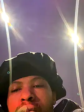 Snapshot of BlueIceCube chatting on 09/17/25, 07:26 BlueIceCube online show from 09/17/25, 07:26