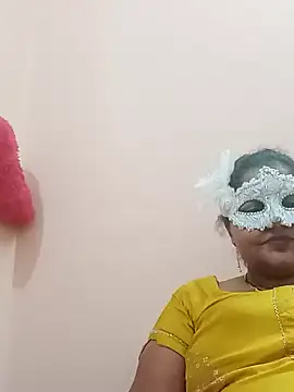 Snapshot of seemi_bhabhi chatting on 02/02/25, 06:48 seemi bhabhi online show from 02/02/25, 06:48