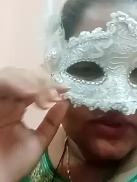 Snapshot of seemi_bhabhi chatting on 02/22/25, 03:58 seemi bhabhi online show from 02/22/25, 03:58