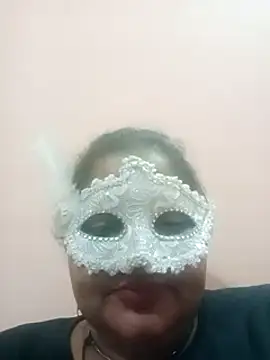 Snapshot of seemi_bhabhi chatting on 02/26/25, 06:00 seemi bhabhi online show from 02/26/25, 06:00