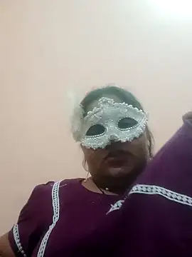 Snapshot of seemi_bhabhi chatting on 03/07/25, 06:24 seemi bhabhi online show from 03/07/25, 06:24