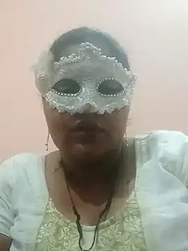 Snapshot of seemi_bhabhi chatting on 03/21/25, 11:22 seemi bhabhi online show from 03/21/25, 11:22