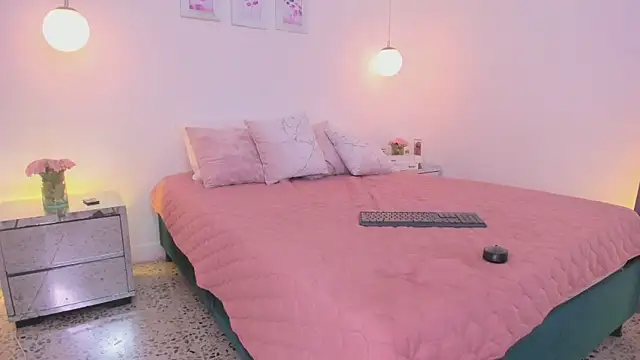 ibella7 online show from 04/18/26, 07:58