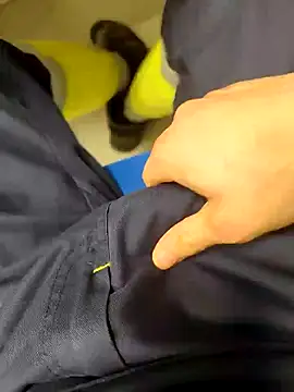 Snapshot of coppiapazza chatting on 02/14/25, 04:20 coppiapazza online show from 02/14/25, 04:20