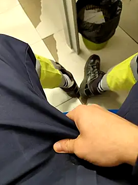 Snapshot of coppiapazza chatting on 02/27/25, 12:13 coppiapazza online show from 02/27/25, 12:13