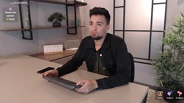 Edward max online show from 02/01/25, 03:19