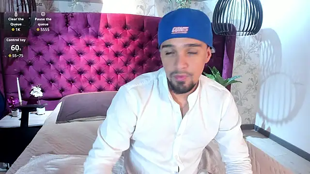 Edward max online show from 11/18/25, 03:23