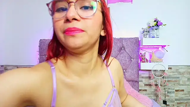 Snapshot of Melannytaylor chatting on 02/19/25, 12:44 Melannytaylor online show from 02/19/25, 12:44